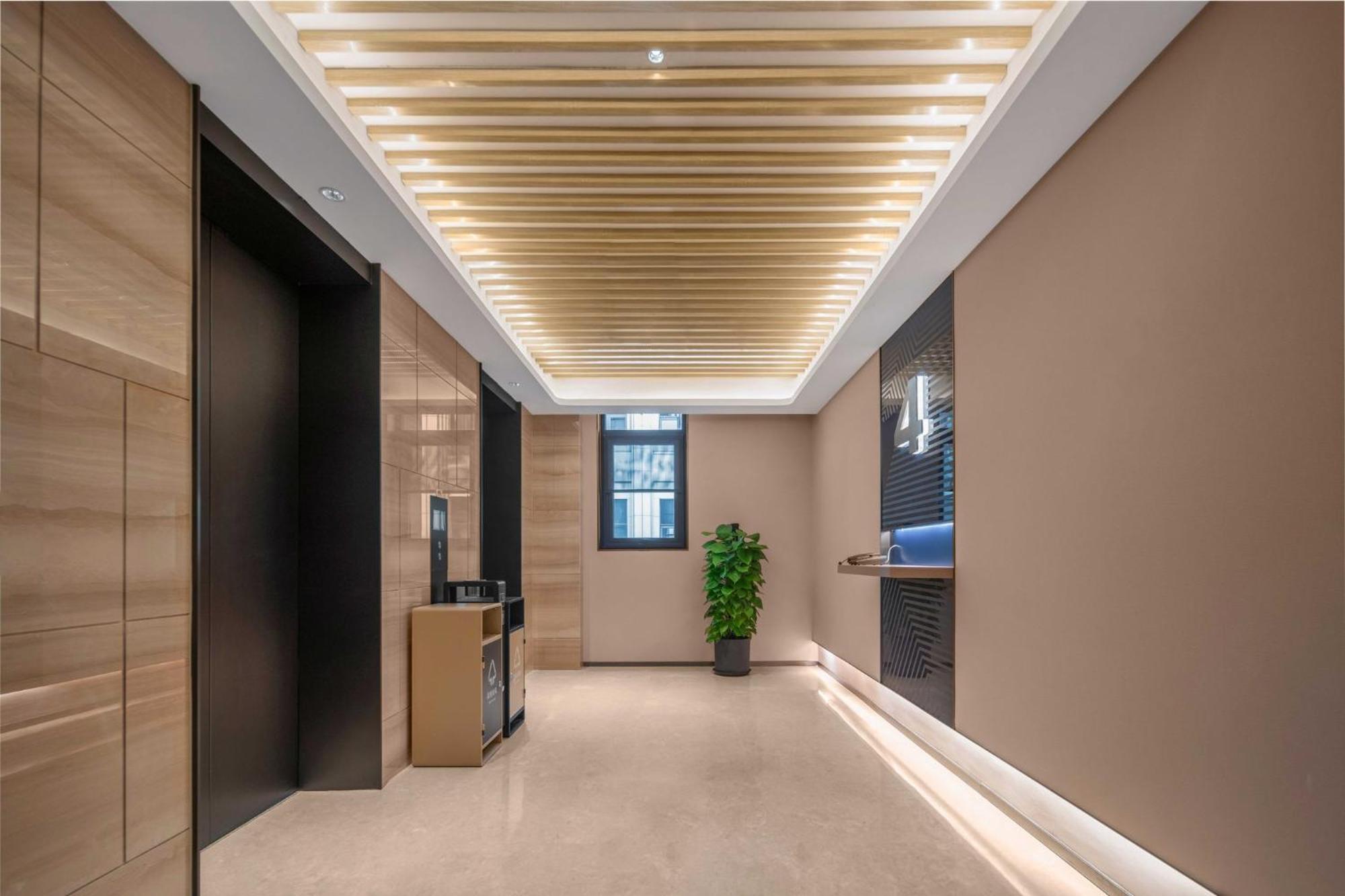 Hotel Express Hongqiao Necc By Ihg