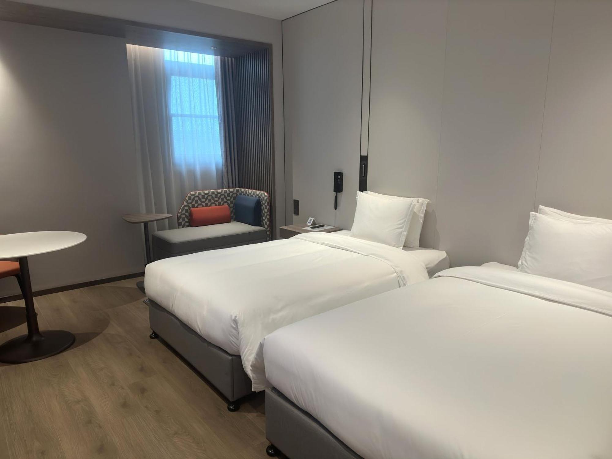 Express Hongqiao Necc By Ihg Hotel